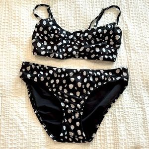 ✨Super Cute Black and White Polka Dot Bikini SET! - XS!✨